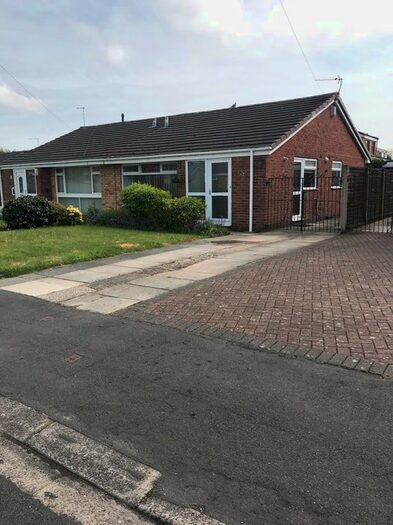 2 Bedroom Bungalow To Rent In West Meade, Maghull, Liverpool, L31