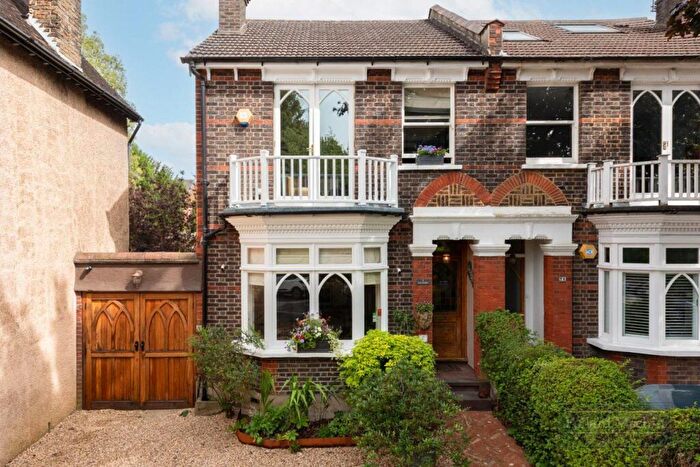 5 Bedroom Semi-Detached House For Sale In Carlton Road, South Croydon, CR2
