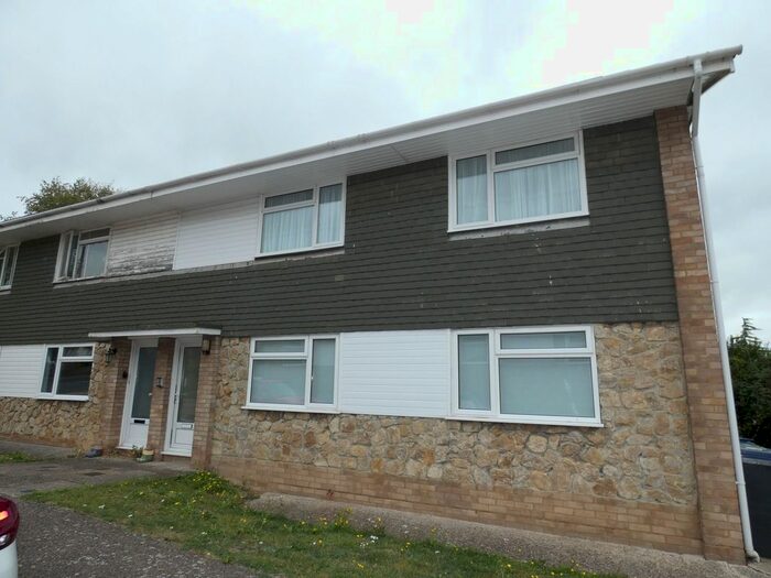 2 Bedroom Flat To Rent In Cypress Close, Whitstable, CT5