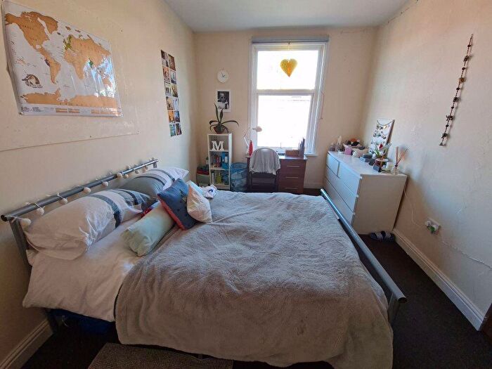 8 Bedroom House To Rent In Brudenell Avenue, Leeds, LS6