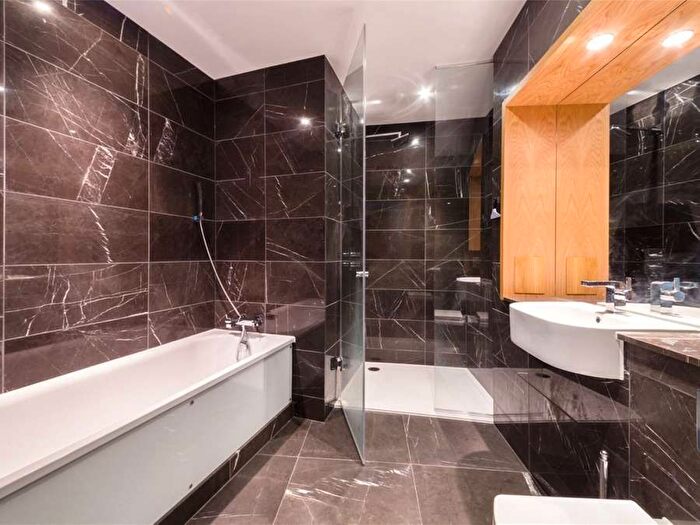 2 Bedroom Flat For Sale In Park Hill, Park Hill, South London, London, SW4