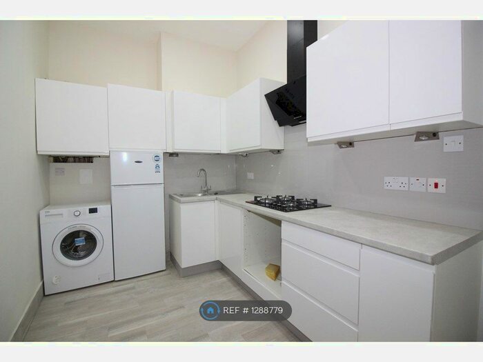 2 Bedroom Flat To Rent In Ruskin Road, London N17