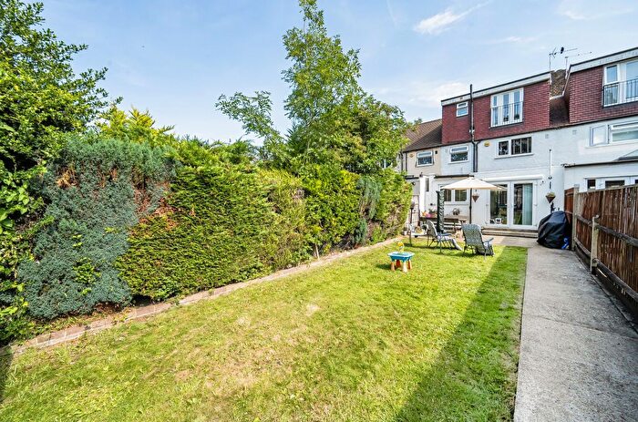 4 Bedroom Terraced House For Sale In Berwick Crescent, Sidcup, DA15