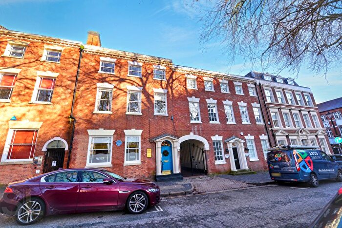 1 Bedroom Flat For Sale In St. Pauls Mews, St. Pauls Square, Birmingham, B3