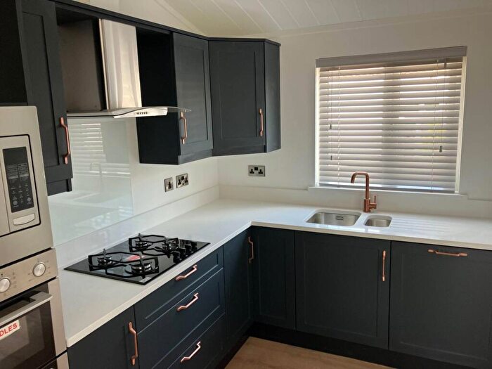 2 Bedroom Park Home For Sale In Ripple, Tewkesbury, GL20