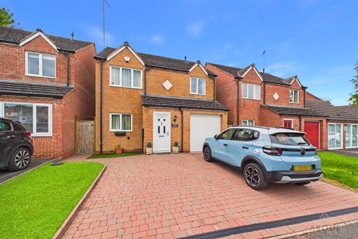 3 Bedroom Detached House For Sale In Woods Lane, Burton-On-Trent, DE15