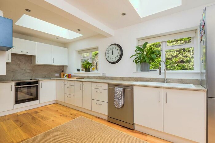 6 Bedroom Semi-Detached House For Sale In Riverdale Road, Ranmoor, S10