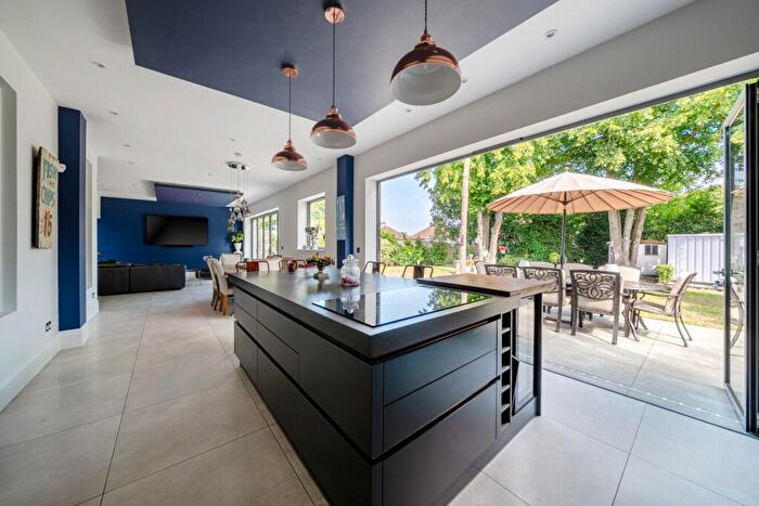 6 Bedroom Detached House For Sale In Warren Road, Hayes, Kent, BR2