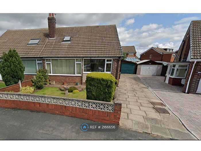 5 Bedroom Semi-Detached House To Rent In Red Hall Garth, Leeds, LS14