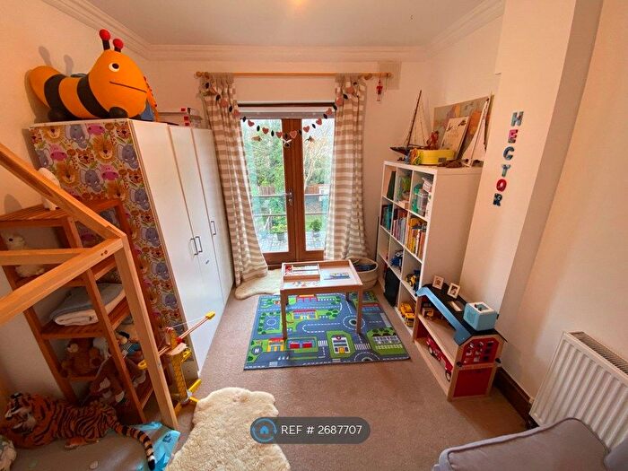 2 Bedroom Flat To Rent In Cecile Park, London, N8