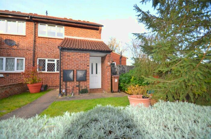 1 Bedroom Maisonette To Rent In Mariette Way, Wallington, Surrey, SM6