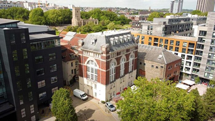 1 Bedroom Flat To Rent In Tower - City Centre, BS1