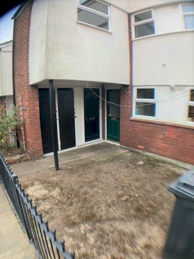 2 Bedroom Flat To Rent In Murat Grove, Waterloo, Liverpool, L22