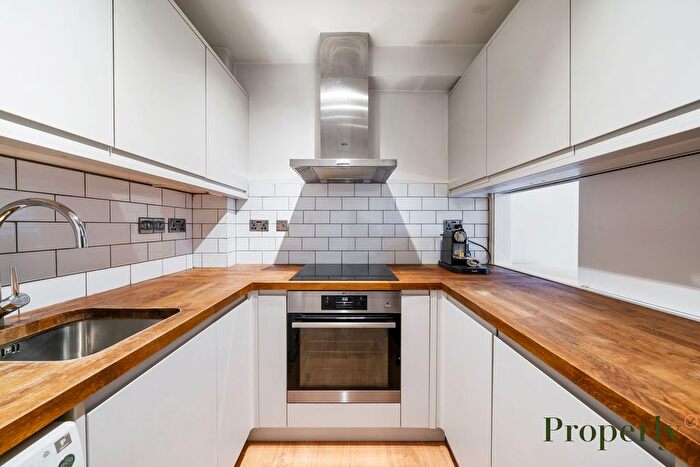 1 Bedroom Studio To Rent In Marlyn Lodge, Portsoken Street, E1