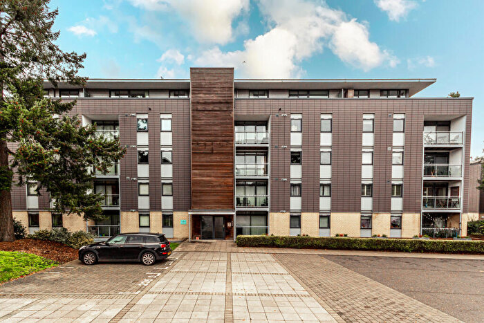 2 Bedroom Apartment To Rent In Newsom Place, Hatfield Road, St. Albans, AL1