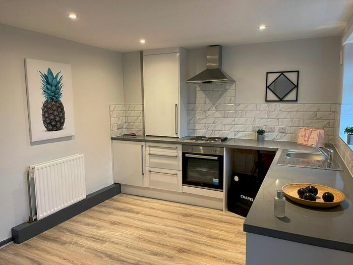 2 Bedroom Flat To Rent In Kendal Bank, Leeds, LS3