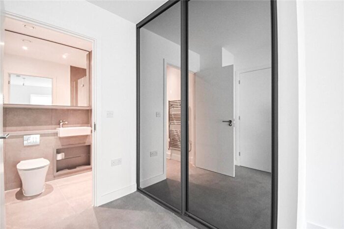 2 Bedroom Apartment To Rent In Bragg Way, Cambridge, CB5