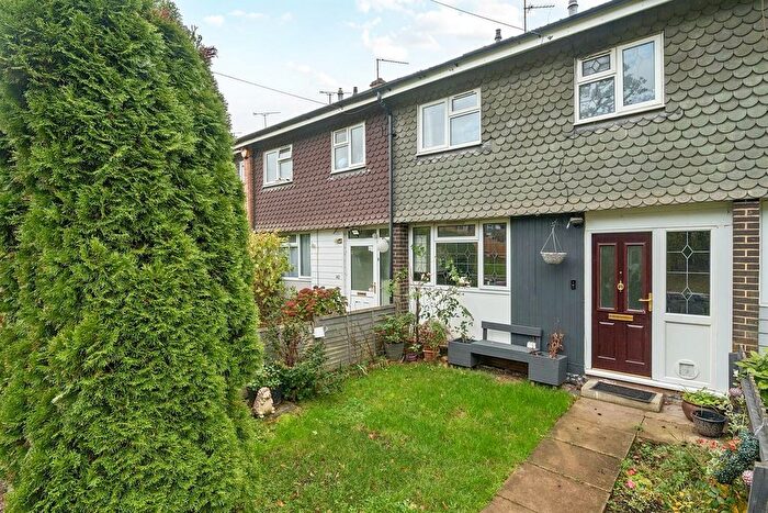 3 Bedroom Terraced House For Sale In Windermere Road, Reading, RG2