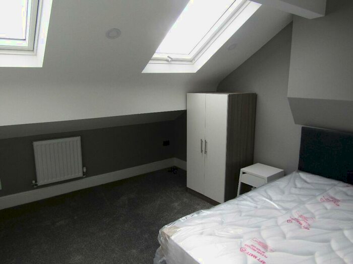 5 Bedroom Terraced House To Rent In Stamford Street, Kensington, L7