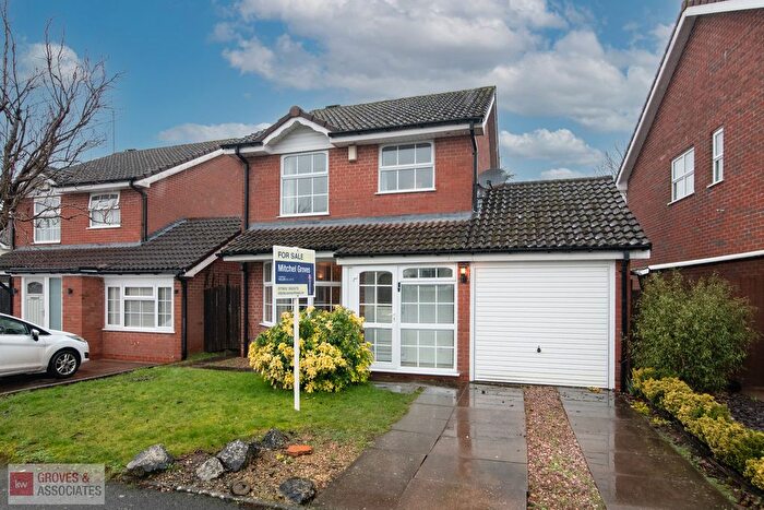 3 Bedroom Detached House For Sale In Reynard Close, Redditch, B97