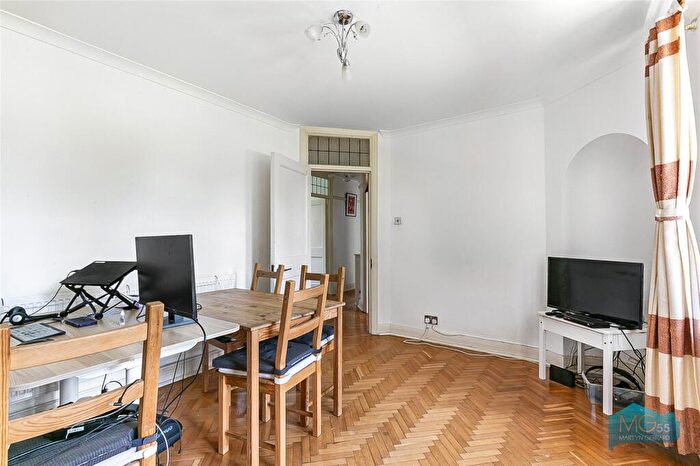 2 Bedroom Apartment To Rent In Lyttelton Court, Lyttelton Road, London, N2