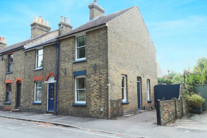 3 Bedroom House To Rent In Park Road, Faversham, ME13