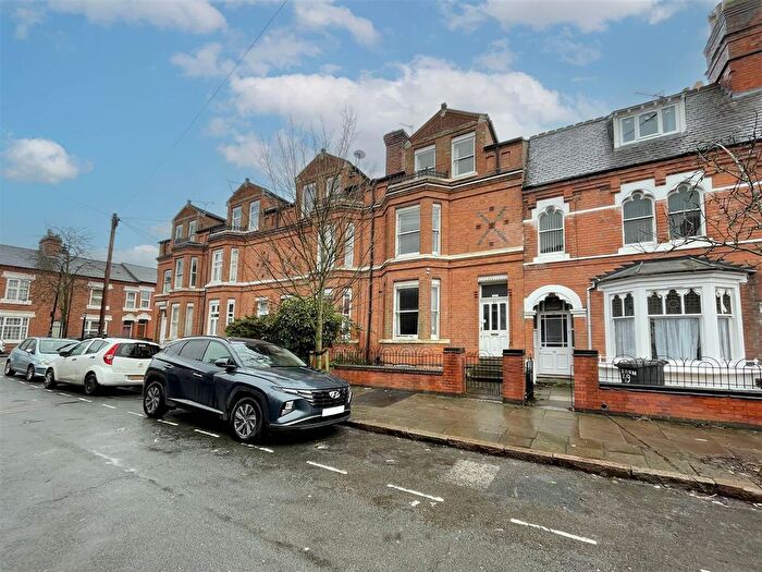 5 Bedroom Terraced House For Sale In Severn Street, Leicester, LE2