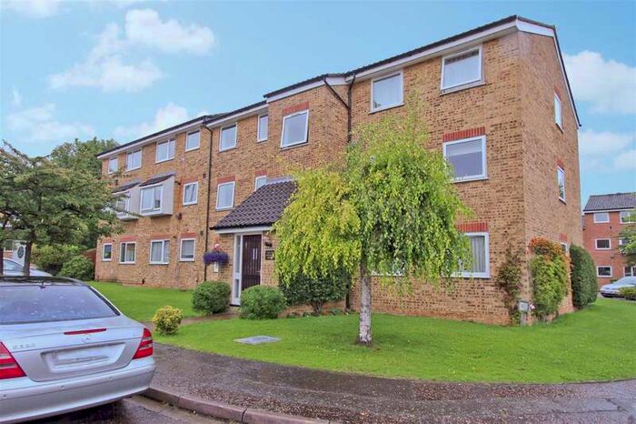 2 Bedroom Apartment To Rent In Aylsham Drive, Ickenham, UB10
