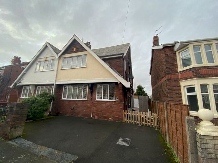4 Bedroom Semi-Detached House To Rent In Broadway, Blackpool, FY4