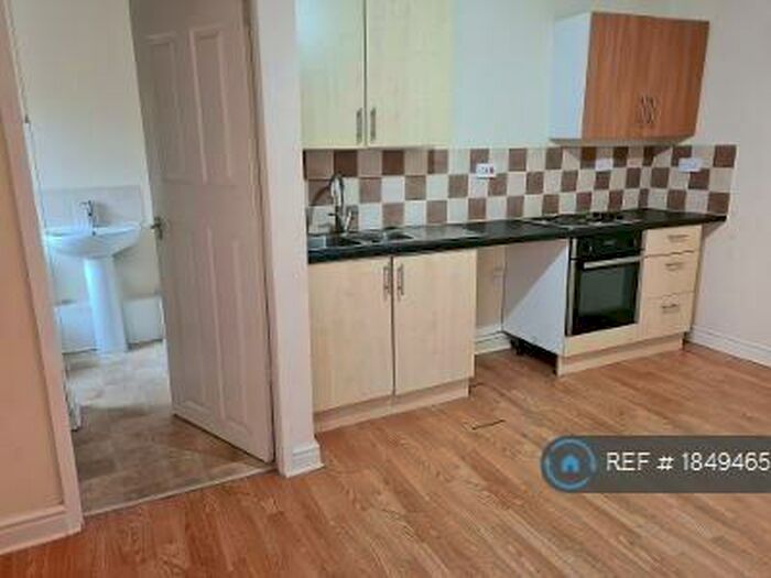 1 Bedroom Flat To Rent In Kingsway, Kirkby-In-Ashfield, Nottingham, NG17