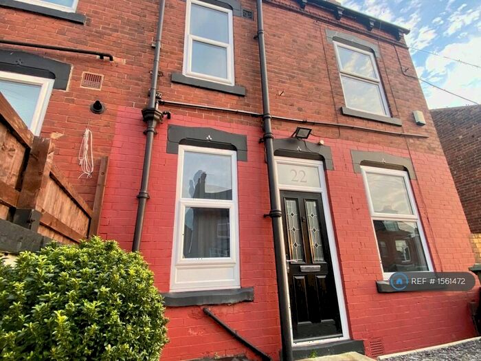 2 Bedroom End Of Terrace House To Rent In Station Place, Leeds, LS13