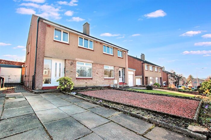 3 Bedroom Semi-Detached House For Sale In Springfield Gardens, Lanark, ML11