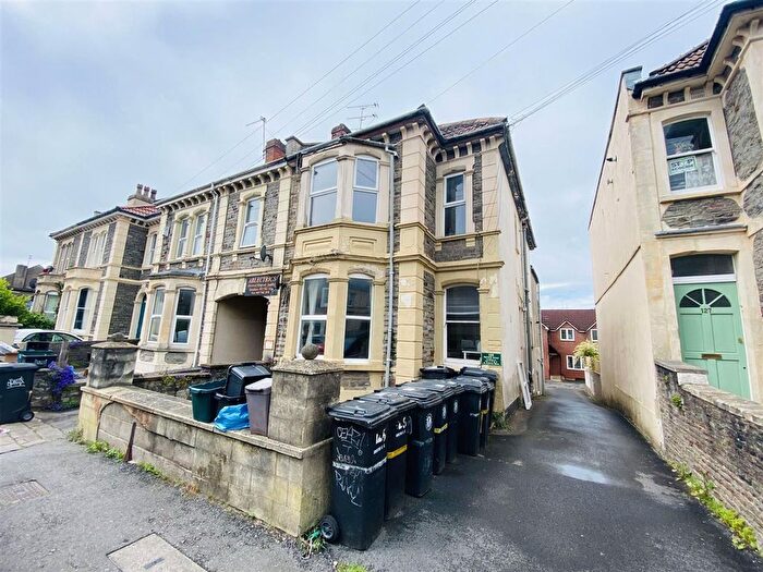 3 Bedroom Flat To Rent In North Road, St. Andrews, BS6