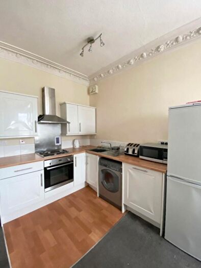 3 Bedroom Flat To Rent In West Lyon Street, Maryfield, Dundee, DD4
