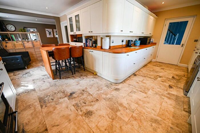 5 Bedroom Detached House For Sale In Blandford Road, Sturminster Marshall, Wimborne, BH21