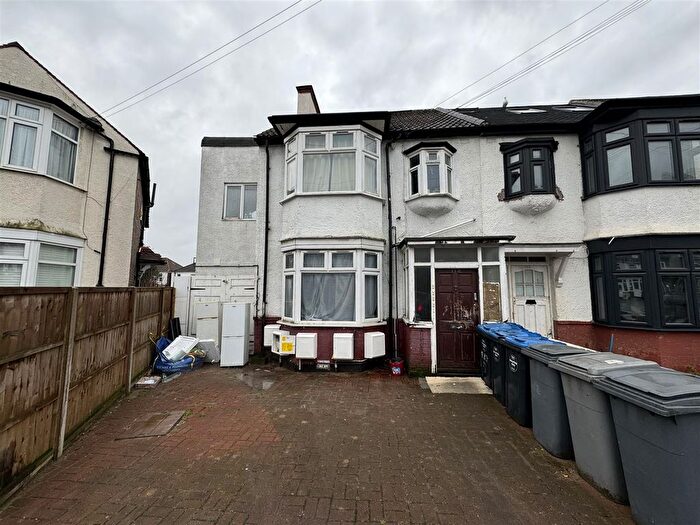 Studio To Rent In Lonsdale Avenue, Wembley, HA9