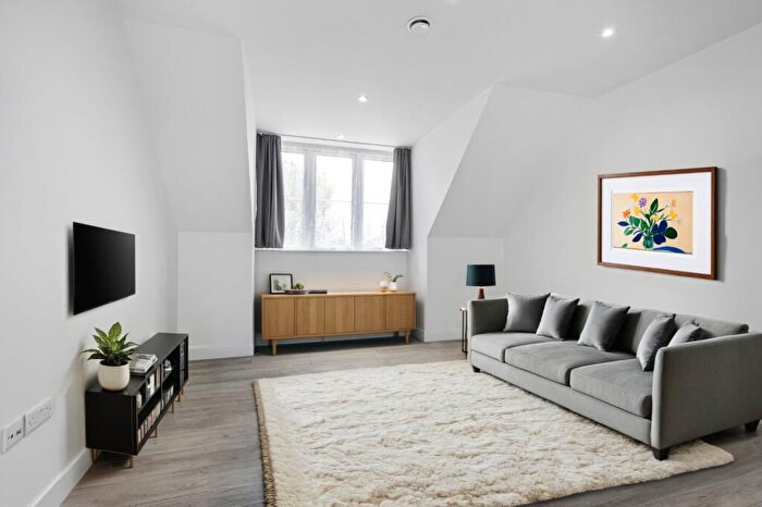 1 Bedroom Flat For Sale In Blakes Road, London, SE15