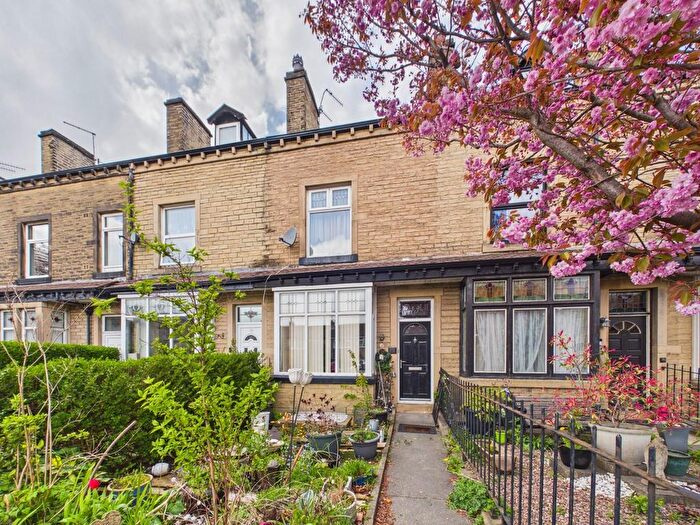 4 Bedroom Terraced House For Sale In Park Road, Bingley, BD16