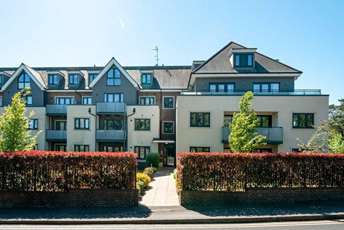 2 Bedroom Flat For Sale In Institute Road, Taplow, Maidenhead, SL6
