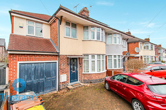 5 Bedroom Semi-Detached House To Rent In Pelham Crescent, Beeston, NG9