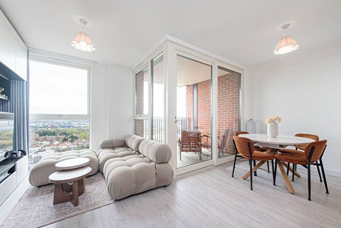 1 Bedroom Flat For Sale In Shearwater Drive, Hendon, London, NW9