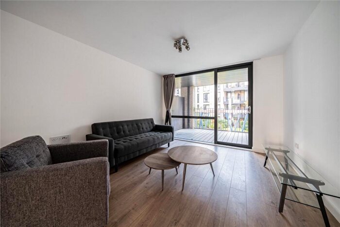 3 Bedroom Apartment To Rent In Forrester Way, London, E15