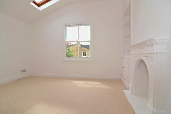 Studio To Rent In Wandsworth Bridge Road, London, Uk, SW6