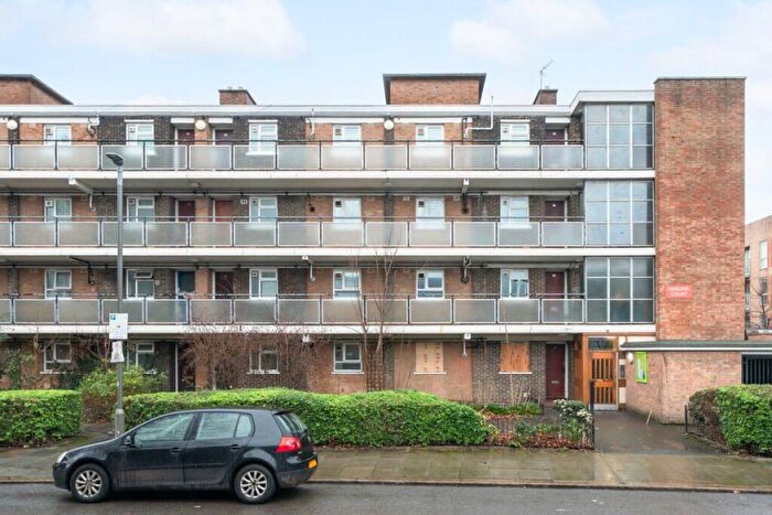 1 Bedroom Apartment For Sale In Burns Road, London, SW11