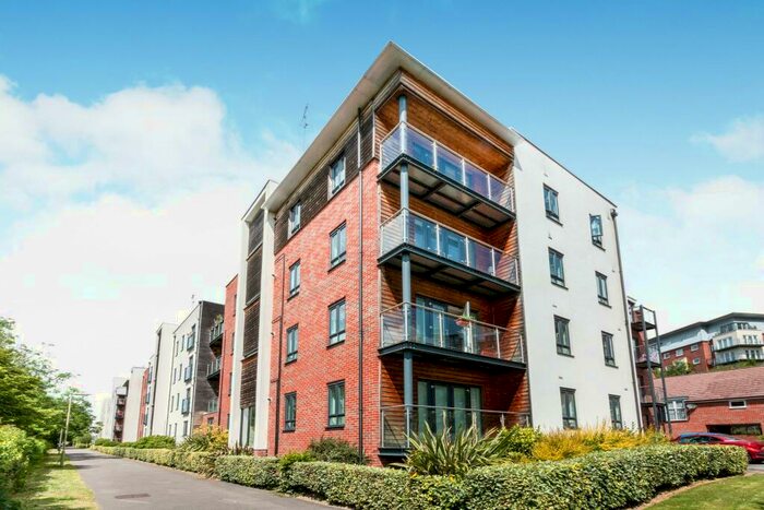 2 Bedroom Apartment To Rent In Sinclair Drive, RG21