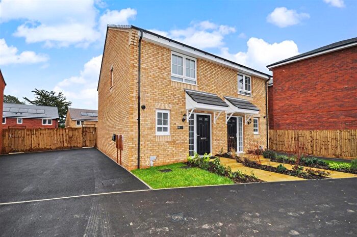 2 Bedroom Semi Detached House To Rent In Kingston Grange Drive, Upper Lighthorne, CV33