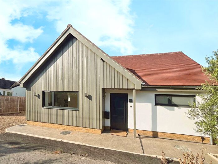 2 Bedroom Detached House To Rent In Vicarage Road, Sunbury-On-Thames, Surrey, TW16