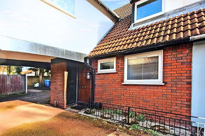 1 Bedroom Flat To Rent In Nansen Close, Old Hall, WA5