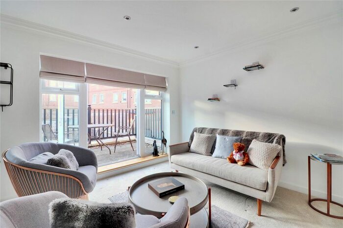 4 Bedroom End Of Terrace House To Rent In Yew Tree Road, Dunton Green, Sevenoaks, Kent, TN14