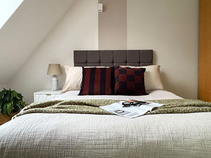 Studio To Rent In Staines Road, Hounslow, TW3